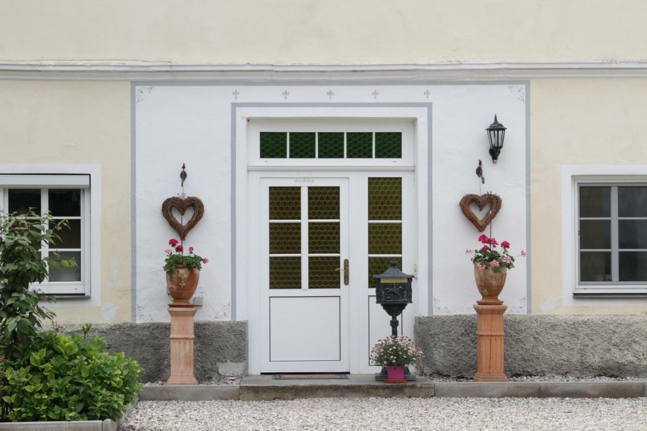 Gutshof Bartl 1 Apartman Klagenfurt am Woerthersee Kültér fotó