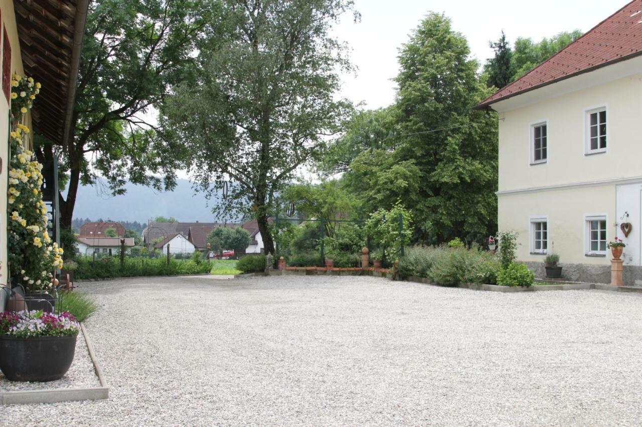 Gutshof Bartl 1 Apartman Klagenfurt am Woerthersee Kültér fotó