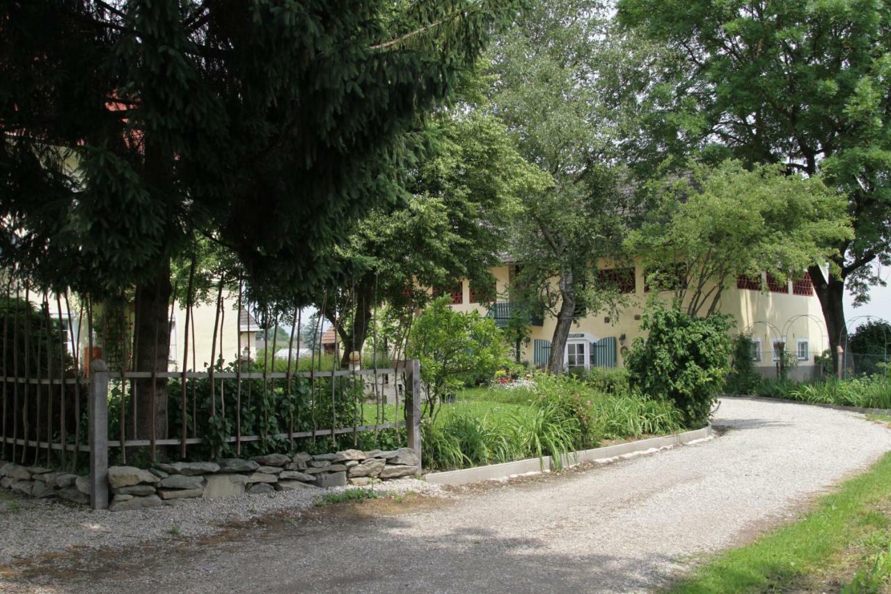 Gutshof Bartl 1 Apartman Klagenfurt am Woerthersee Kültér fotó