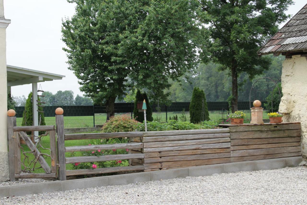 Gutshof Bartl 1 Apartman Klagenfurt am Woerthersee Kültér fotó